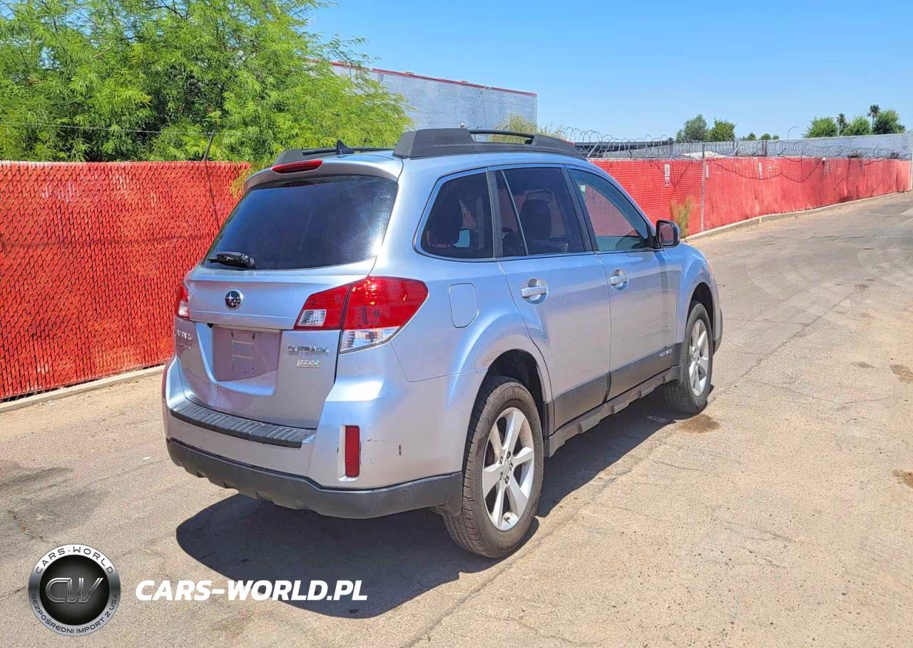 2014 Subaru Outback 2.5I Premium VIN:4S4BRBFC4E3232498 - 4
