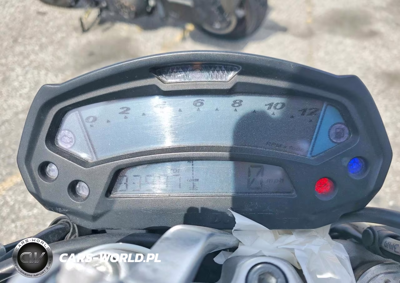 2014 Ducati Monster 696 VIN:ZDM1RADN5EB073709 - 7