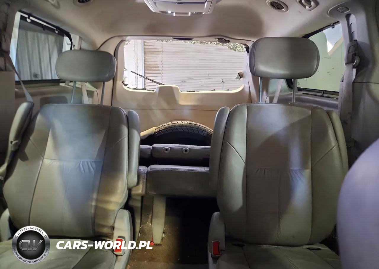 2008 Chrysler Town & Country Limited VIN:2A8HR64X18R769362 - 10