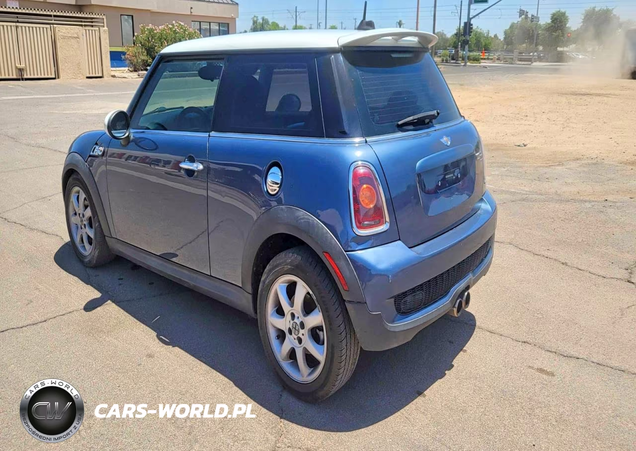 2010 Mini Cooper S VIN:WMWMF7C59ATZ72838 - 3