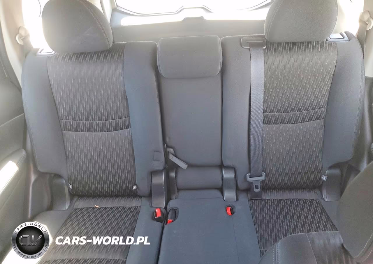 2018 Nissan Rogue S VIN:5N1AT2MT2JC723162 - 10