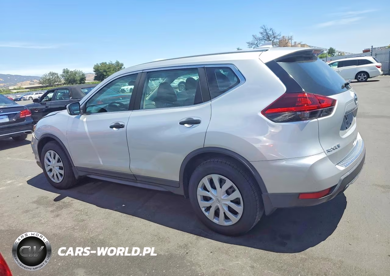2018 Nissan Rogue S VIN:5N1AT2MT2JC723162 - 2