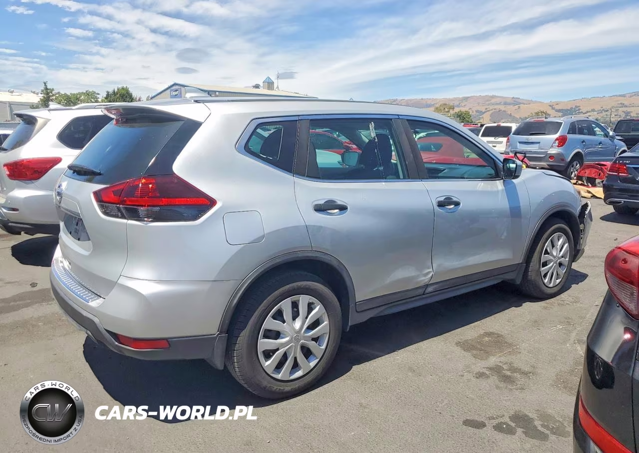2018 Nissan Rogue S VIN:5N1AT2MT2JC723162 - 3