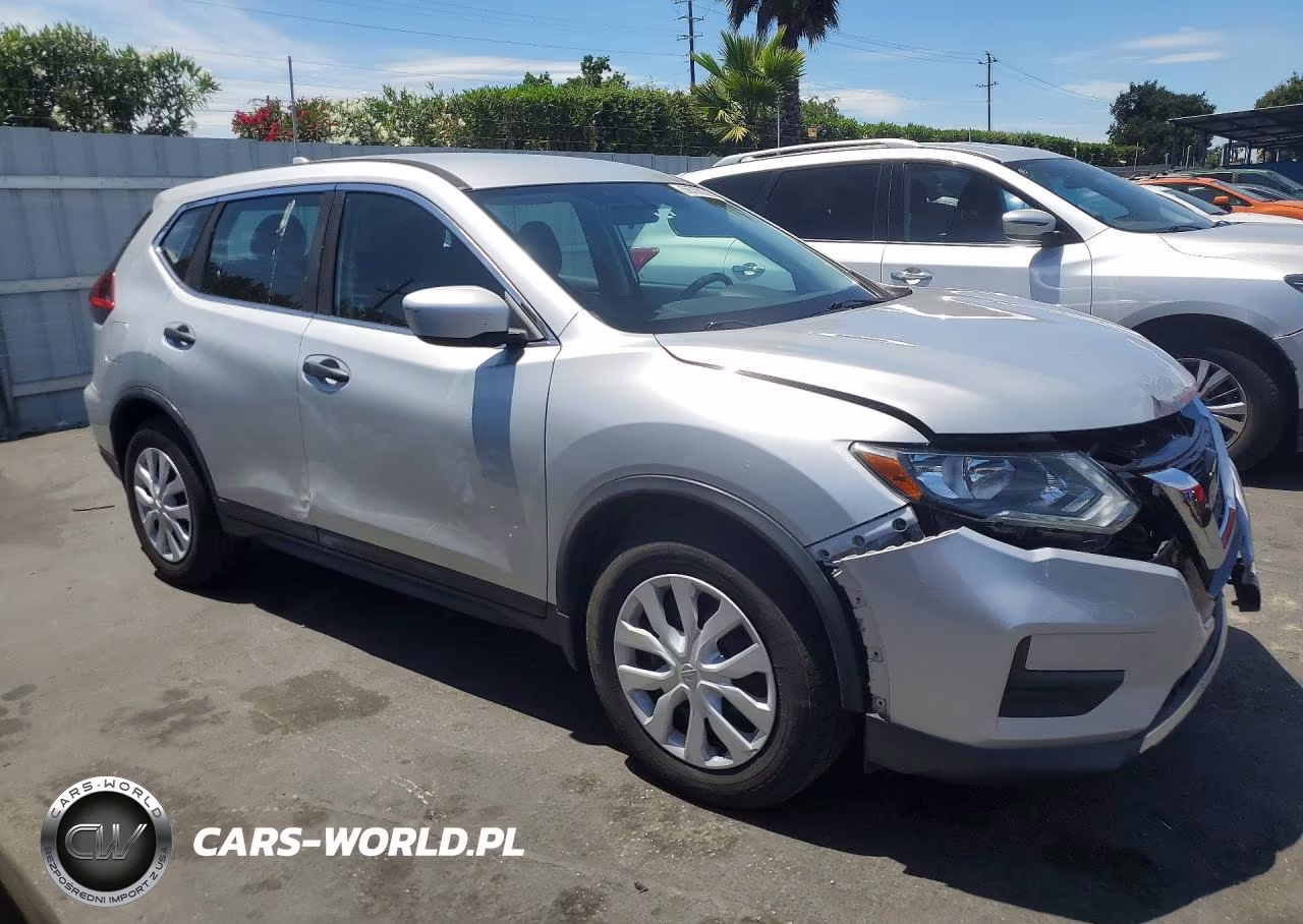 2018 Nissan Rogue S VIN:5N1AT2MT2JC723162 - 4