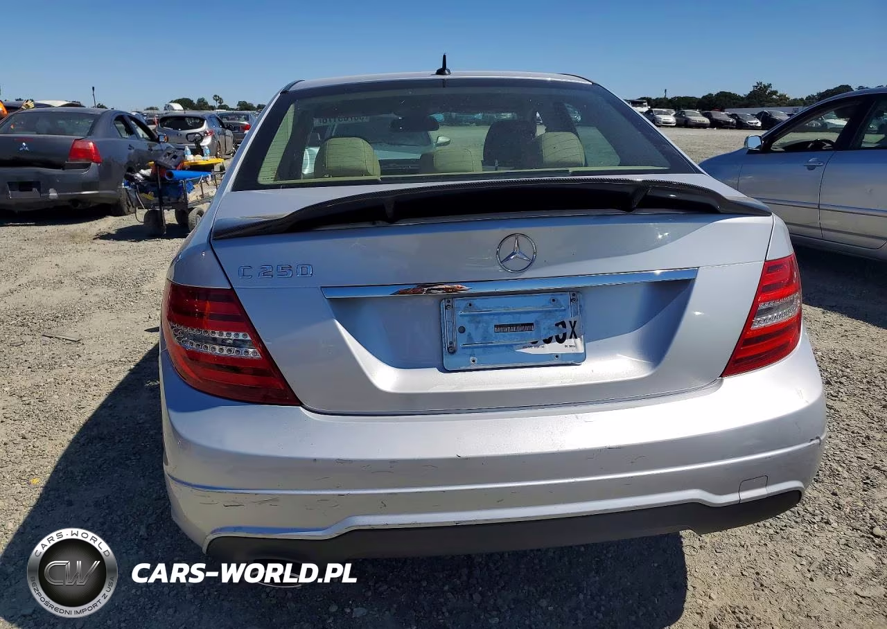 2014 Mercedes-Benz C 250 VIN:WDDGF4HBXEA960864 - 6