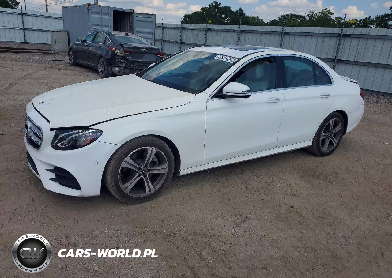2018 Mercedes-Benz E 300 – zdjęcie 1 z 12