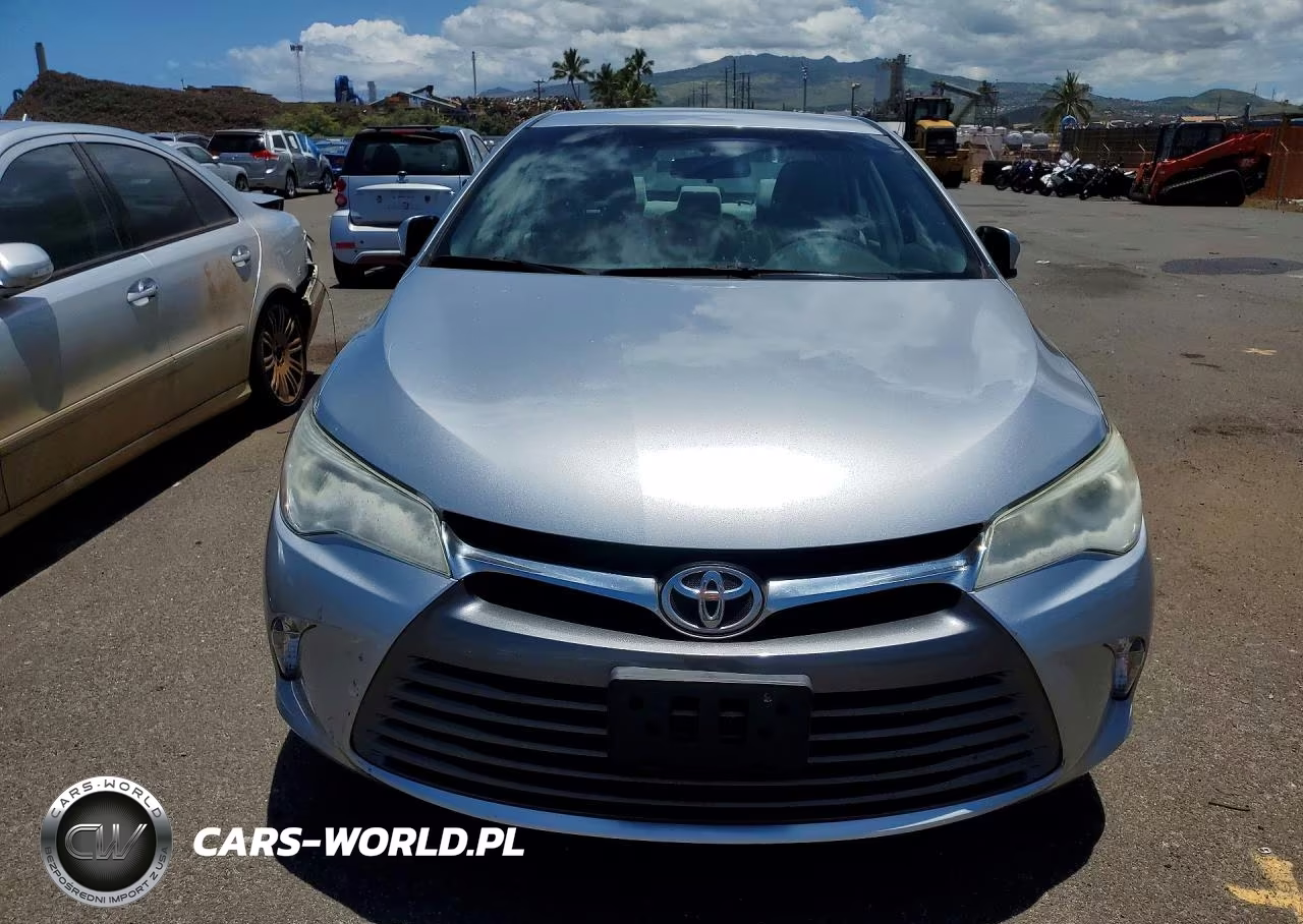 2015 Toyota Camry Le VIN:4T1BF1FK3FU884423 - 5