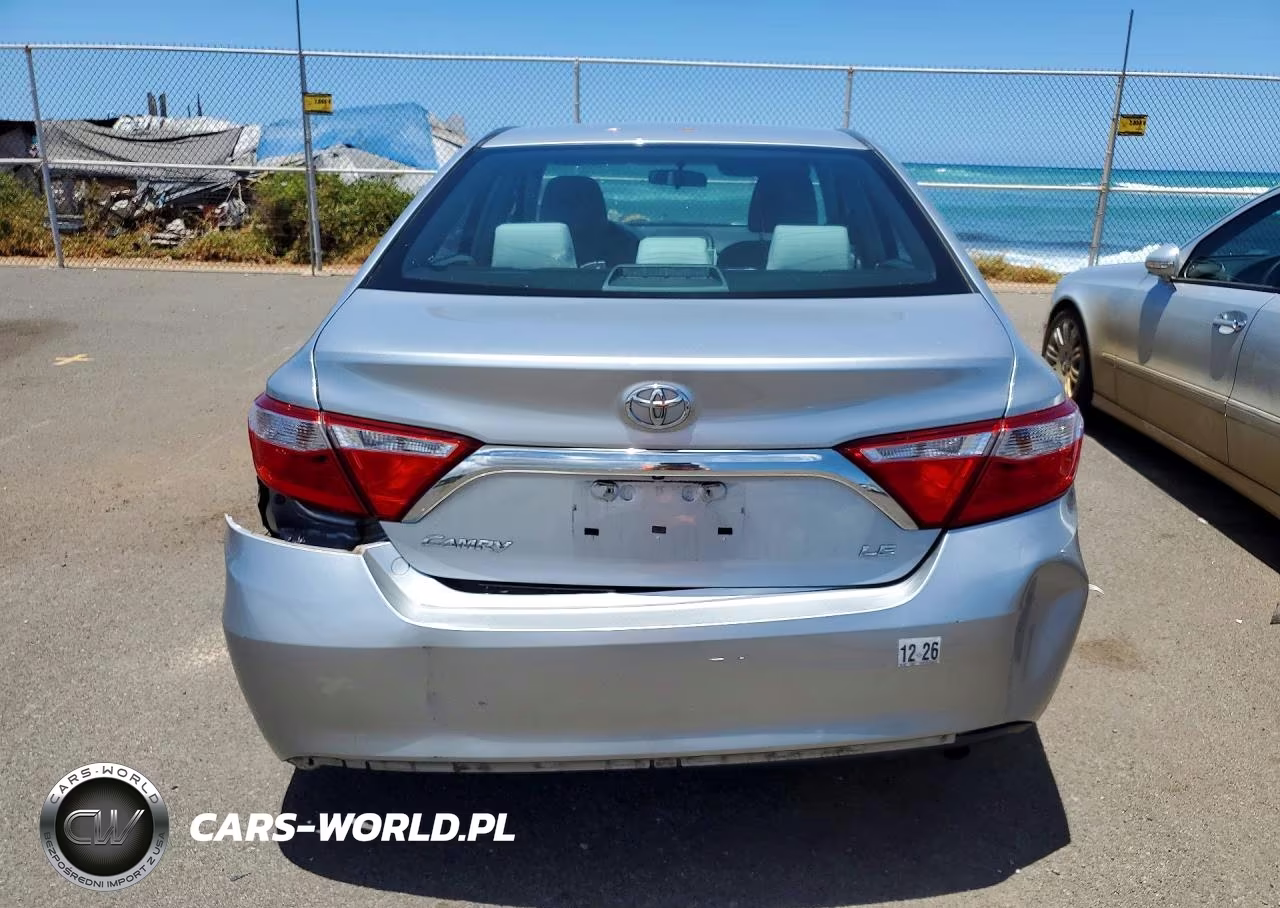 2015 Toyota Camry Le VIN:4T1BF1FK3FU884423 - 6