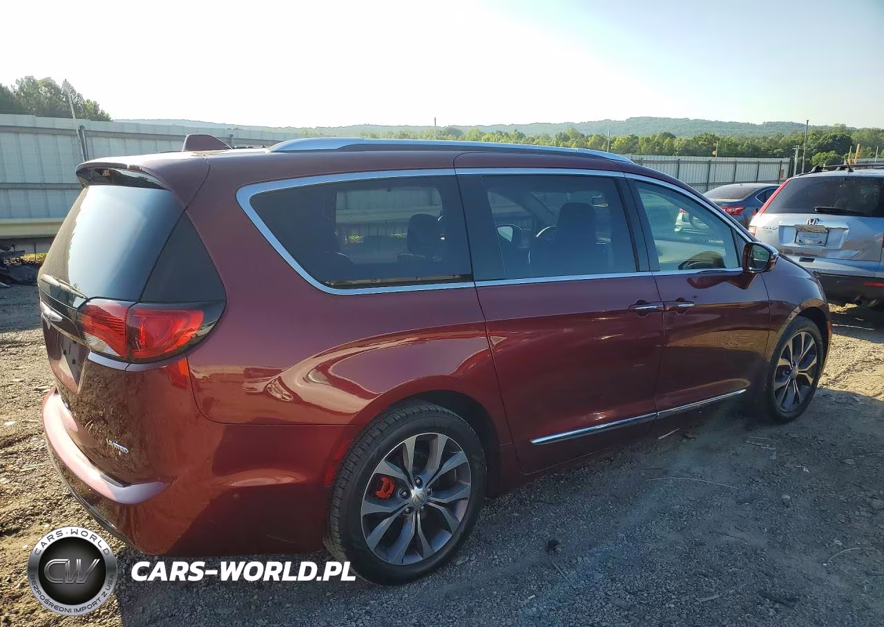2017 Chrysler Pacifica Limited VIN:2C4RC1GG6HR854869 - 3