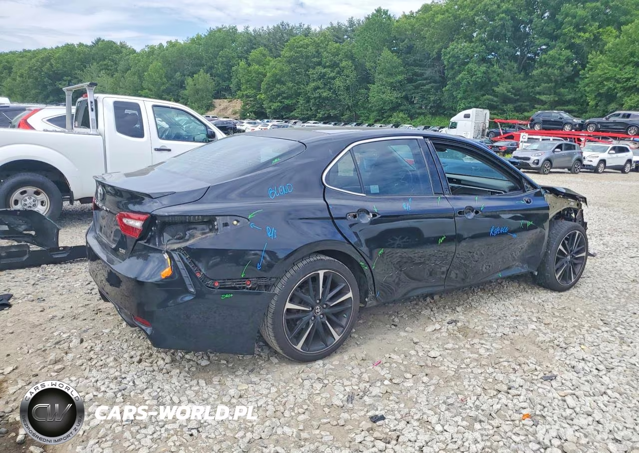 2018 Toyota Camry Xse VIN:4T1B61HK5JU132891 - 3