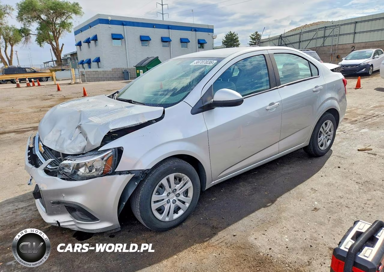 2017 Chevrolet Sonic Ls Auto – zdjęcie 1 z 12