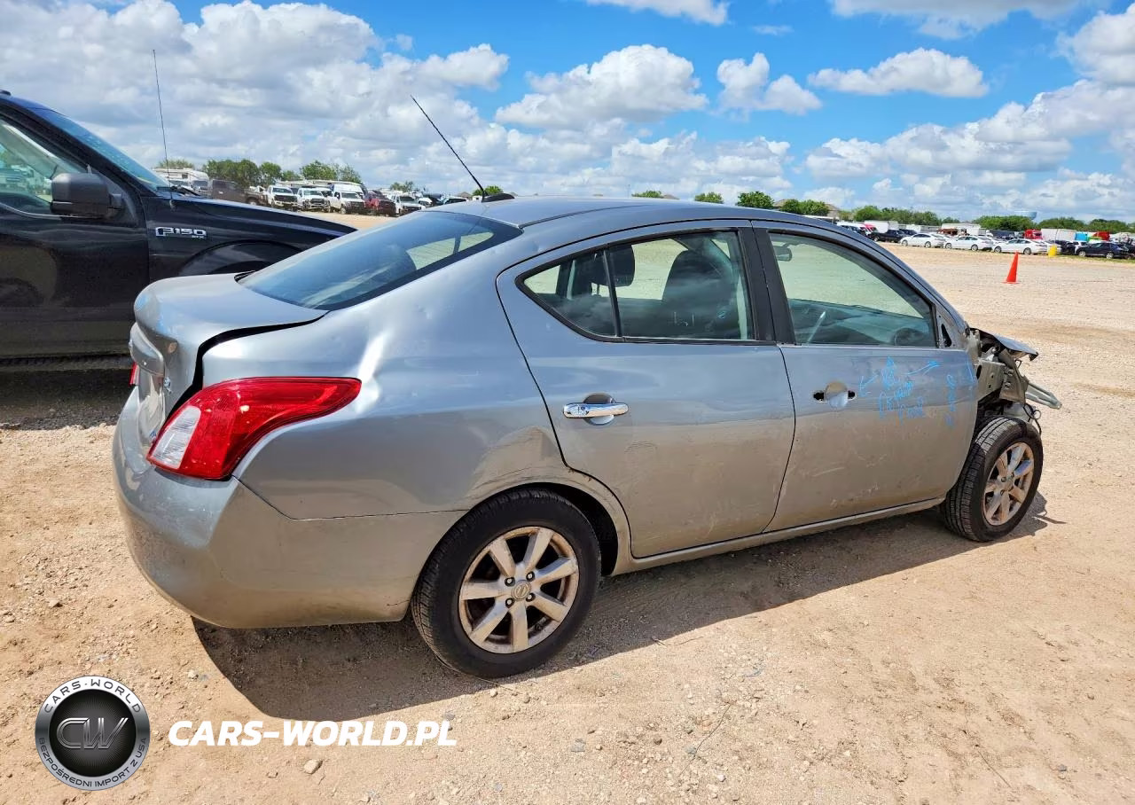 2012 Nissan Versa 1.6 S VIN:3N1CN7AP4CL826833 - 3