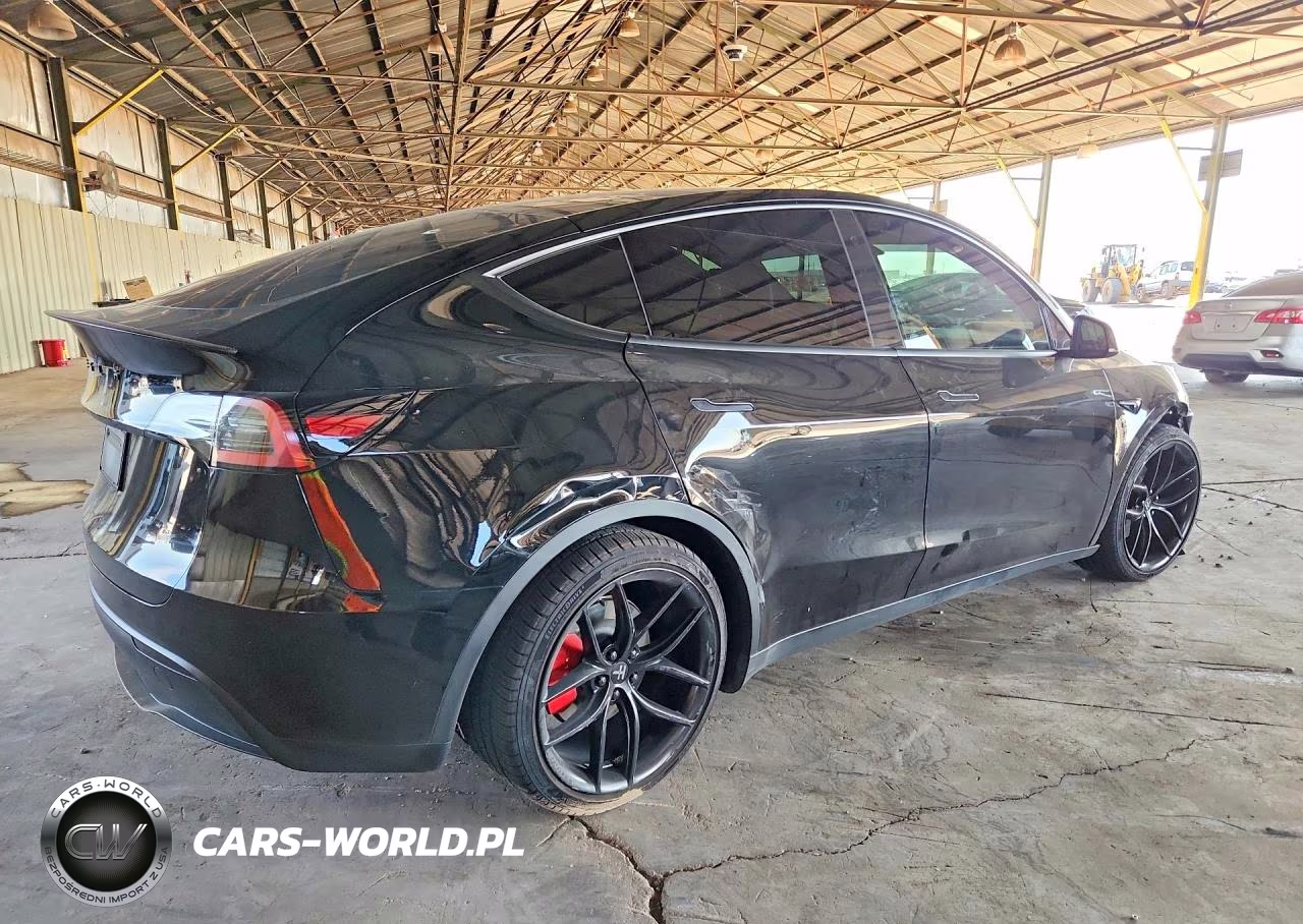 2023 Tesla Model Y VIN:7SAYGDEF1PF594809 - 3