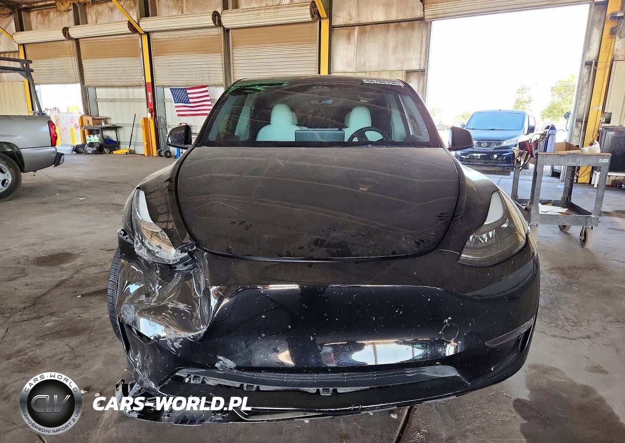 2023 Tesla Model Y VIN:7SAYGDEF1PF594809 - 5