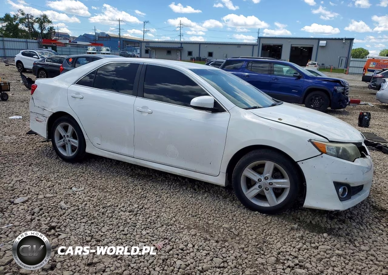 2014 Toyota Camry Se VIN:4T1BF1FK3EU415248 - 4