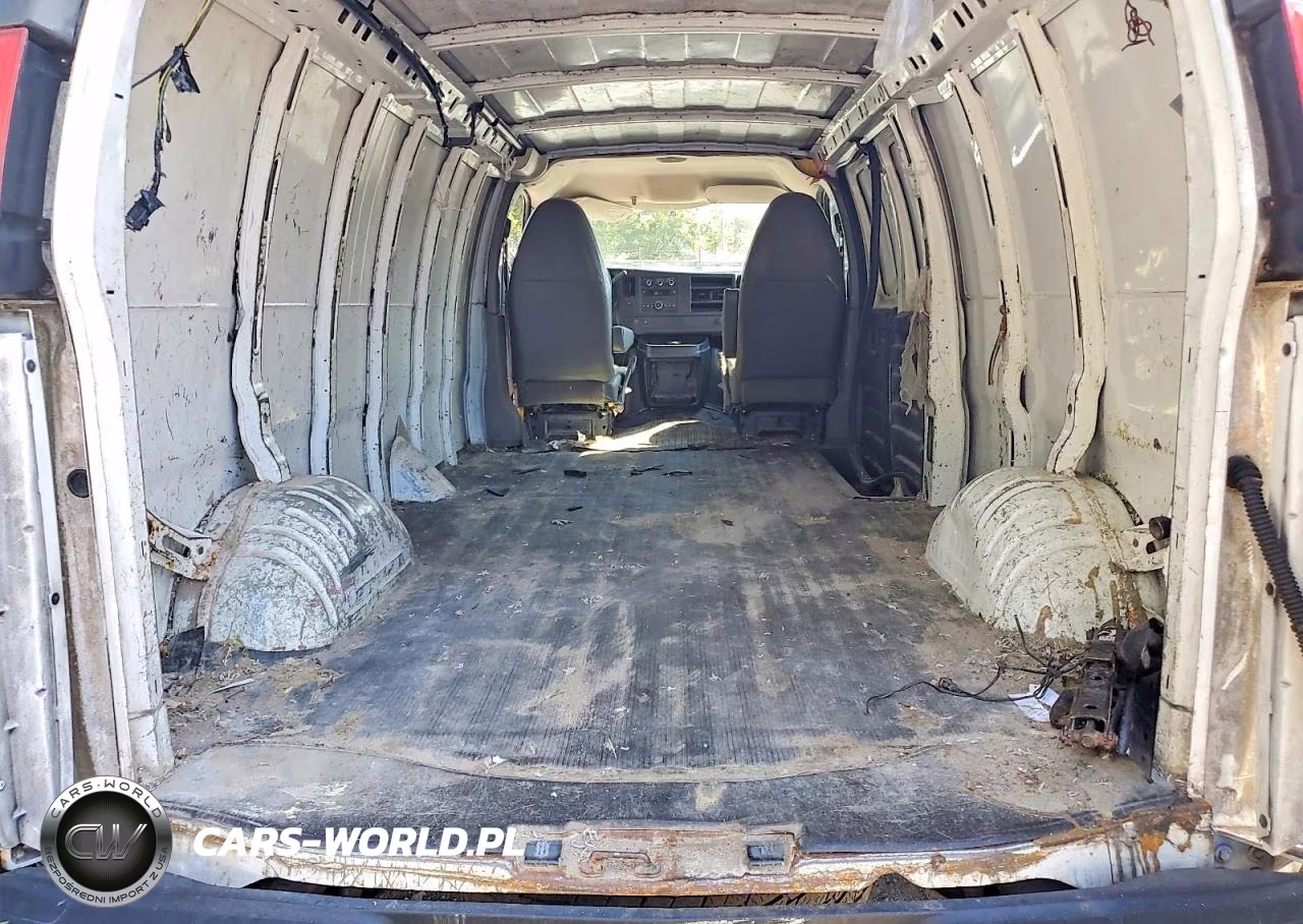 2011 Chevrolet Express G2500 VIN:1GCWGGBA1B1190229 - 10