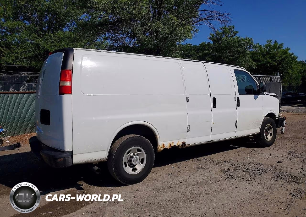 2011 Chevrolet Express G2500 VIN:1GCWGGBA1B1190229 - 3