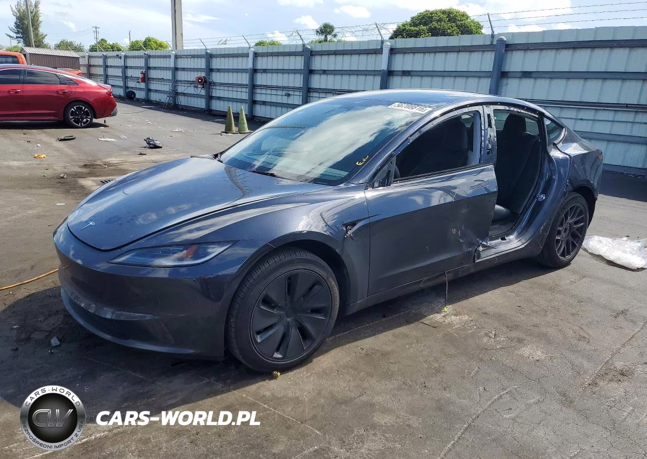 2024 Tesla Model 3 – zdjęcie 1 z 12