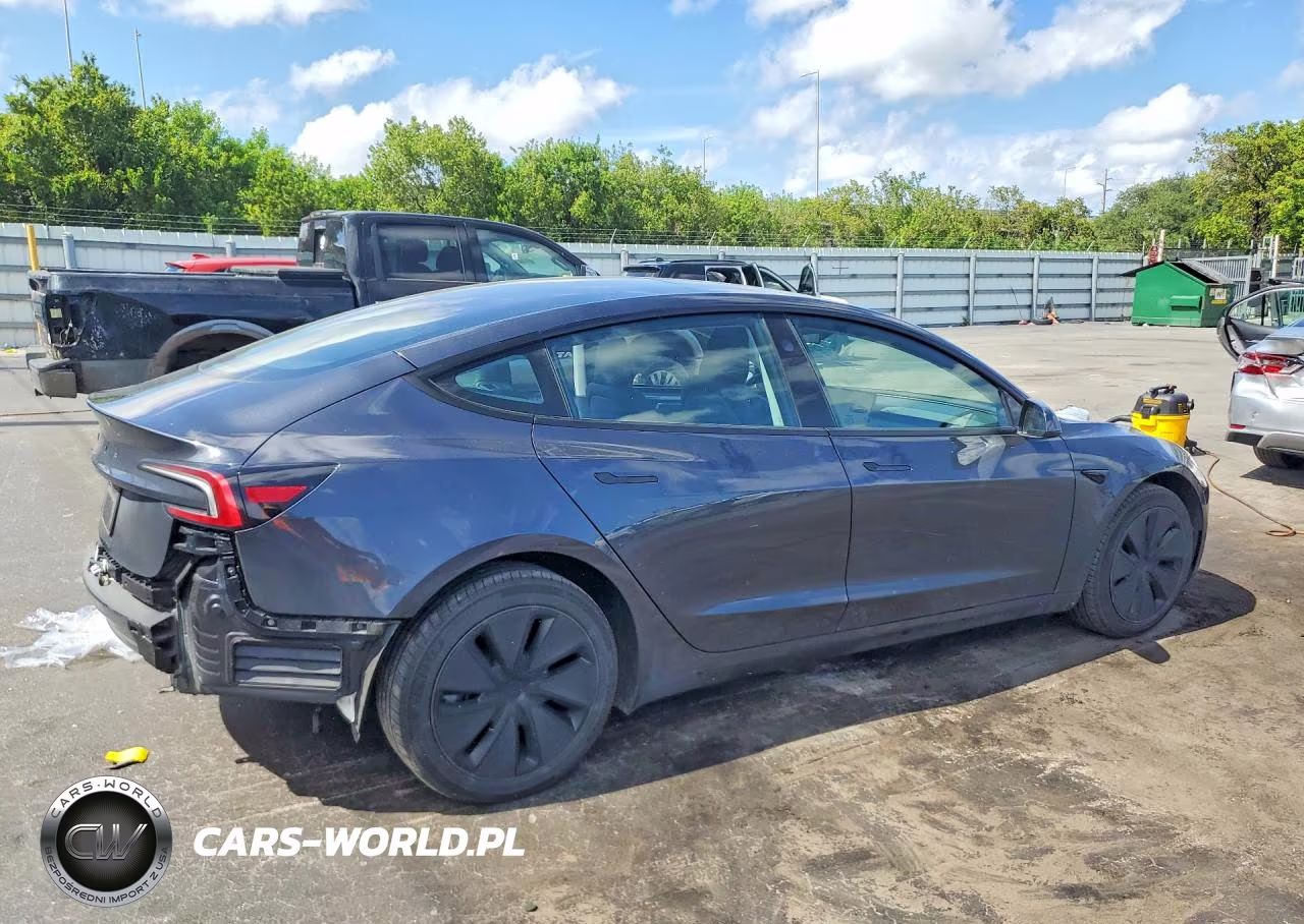 2024 Tesla Model 3 VIN:5YJ3E1EA5RF870296 - 3