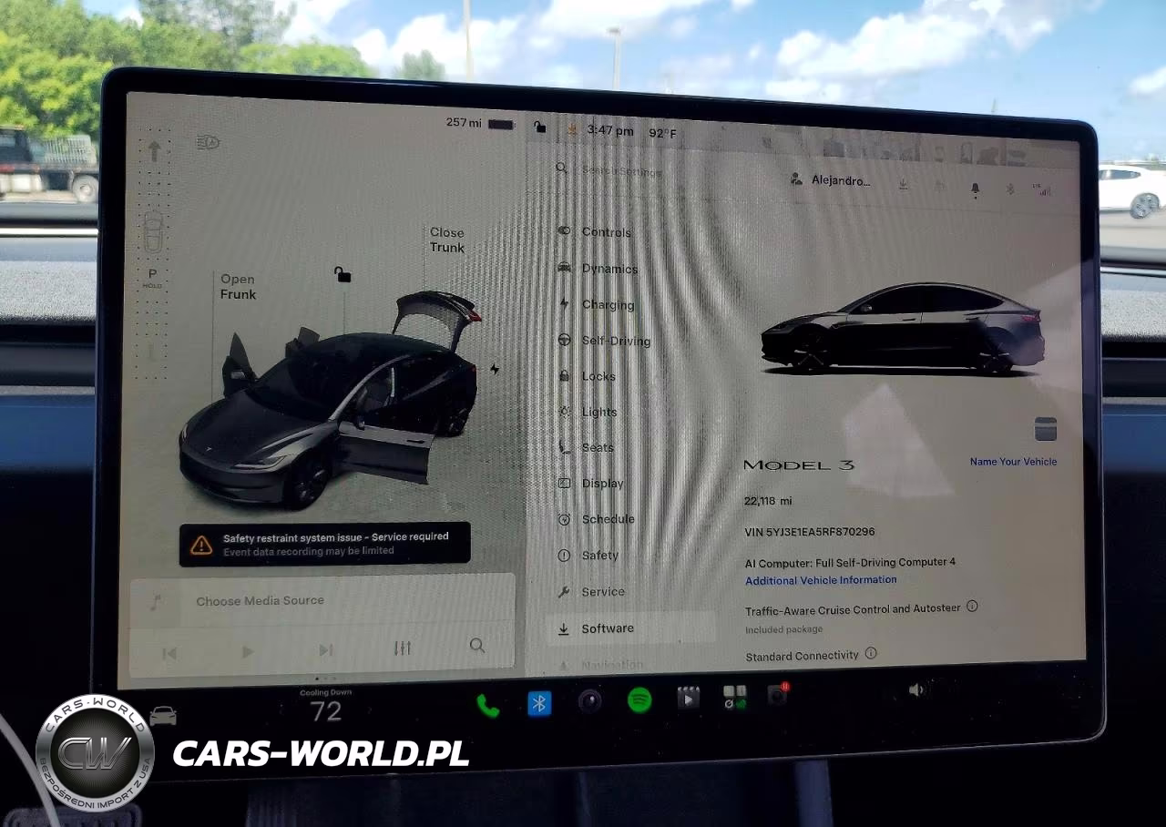 2024 Tesla Model 3 VIN:5YJ3E1EA5RF870296 - 9