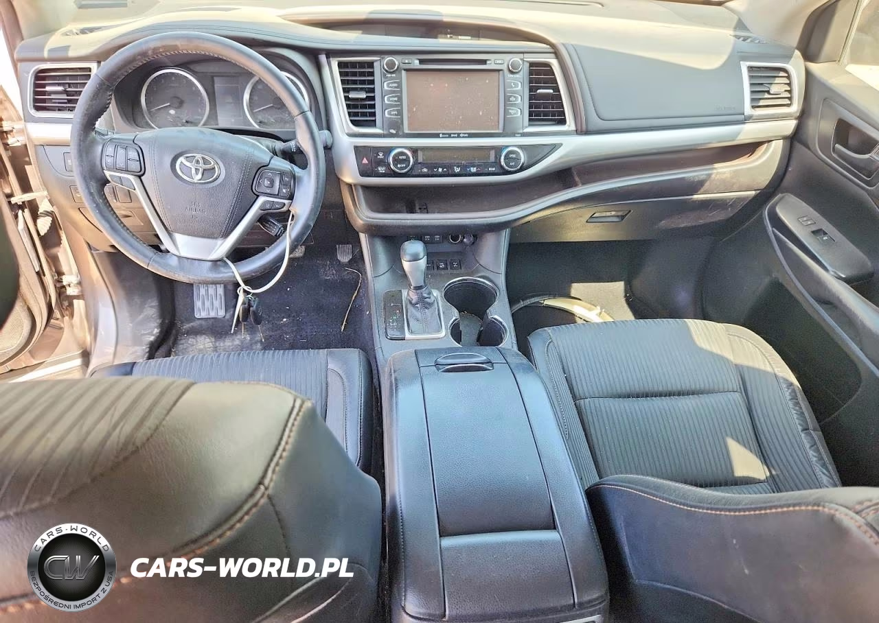 2018 Toyota Highlander Le Plus VIN:5TDBZRFH5JS812280 - 8