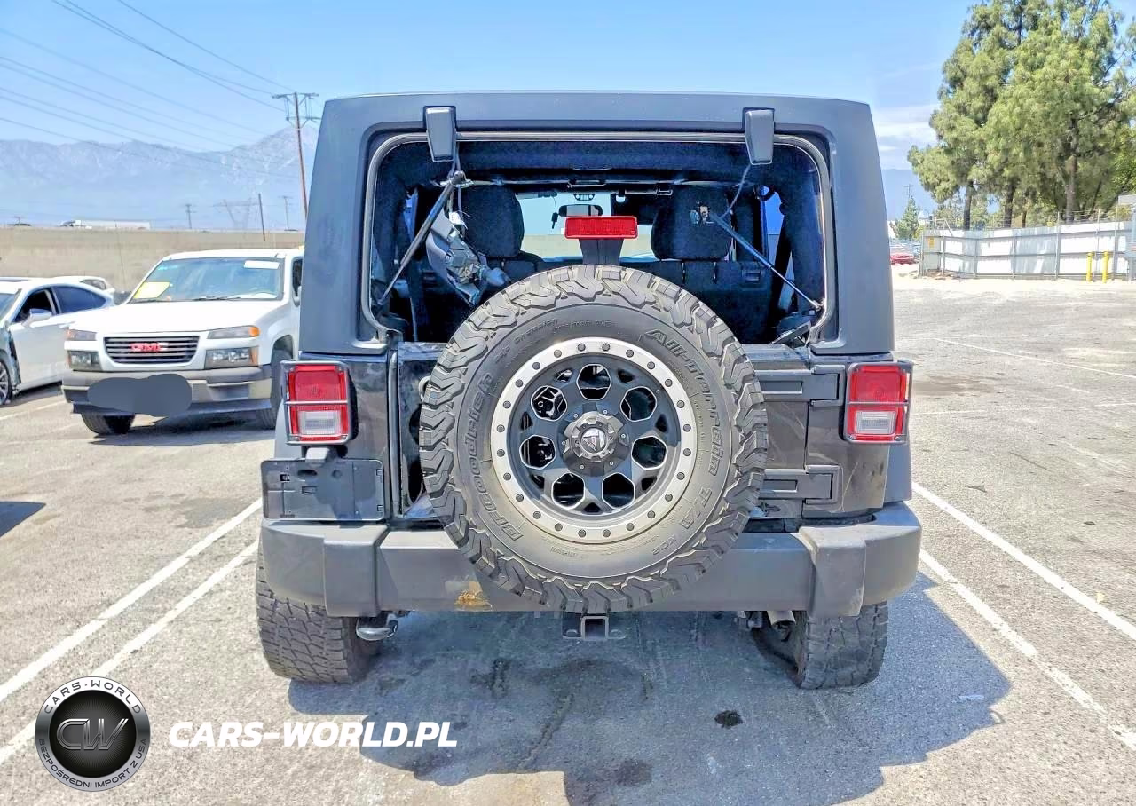 2017 Jeep Wrangler Unlimited Sport VIN:1C4BJWDG9HL549514 - 6