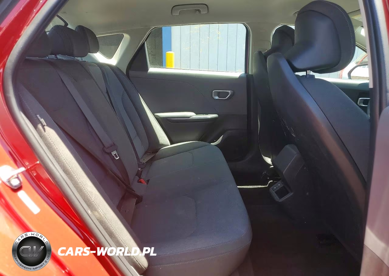 2025 Kia K4 Lxs VIN:3KPFT4DE5SE089024 - 10