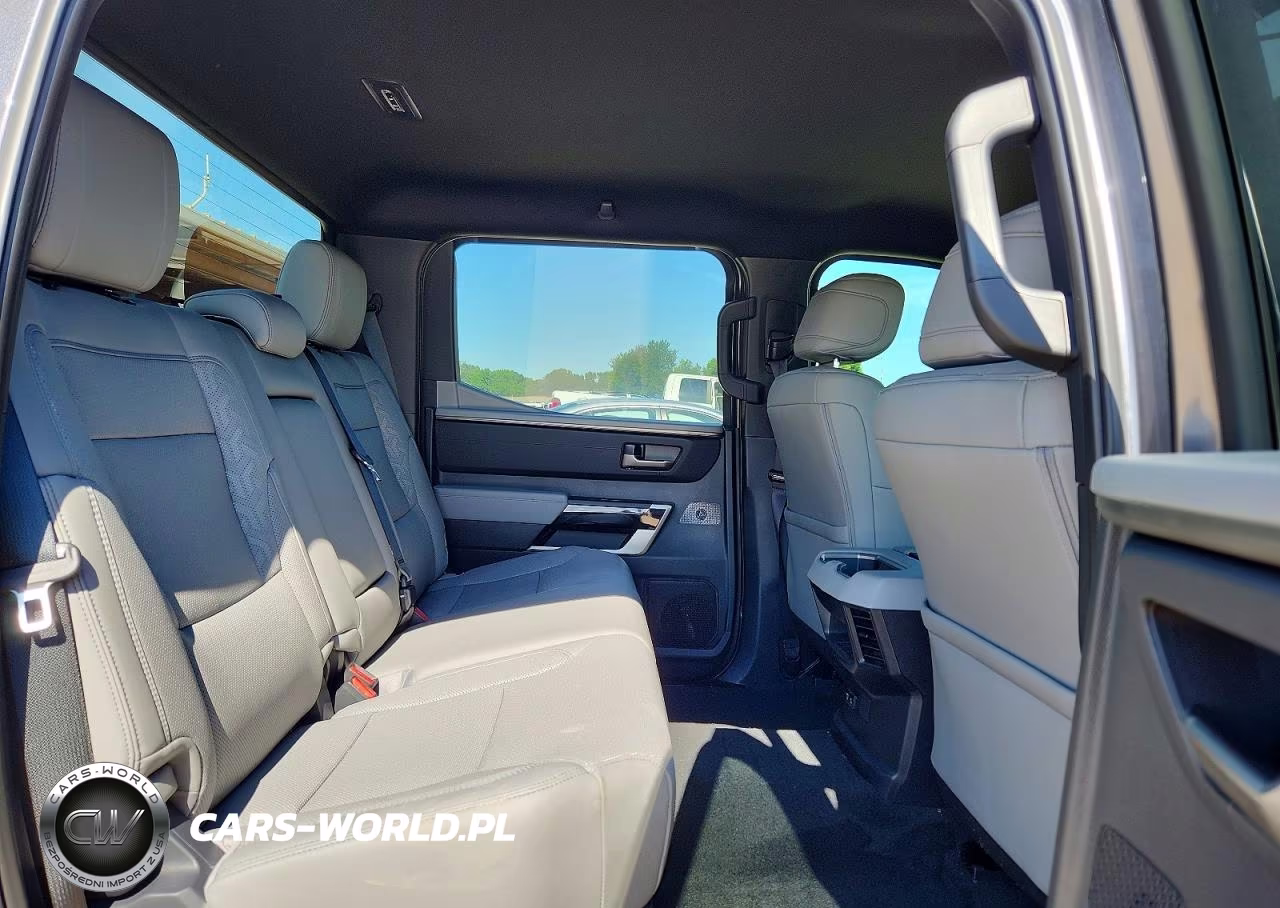 2025 Toyota Tundra Limited VIN:5TFWA5DB8SX320113 - 10