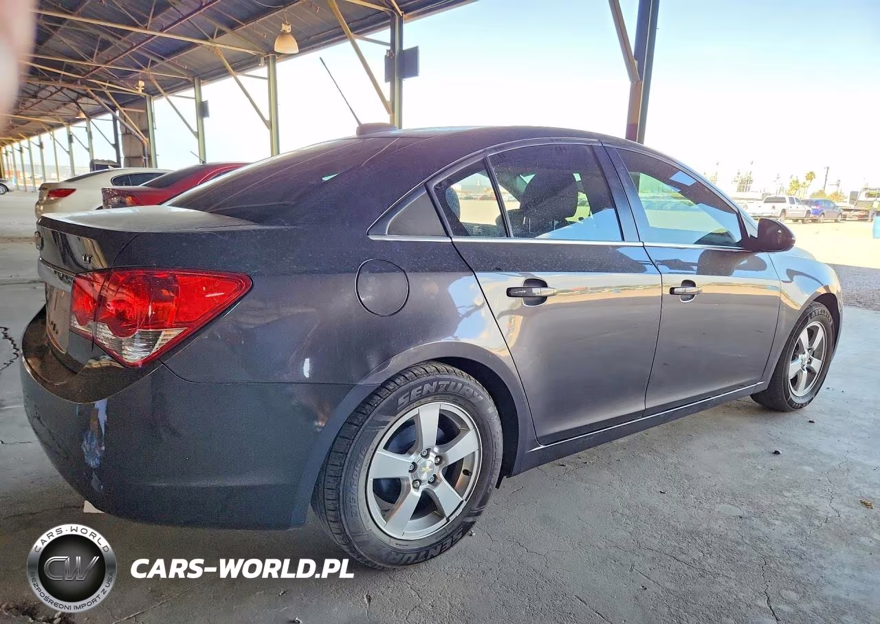 2016 Chevrolet Cruze VIN:1G1PE5SB2G7190129 - 3