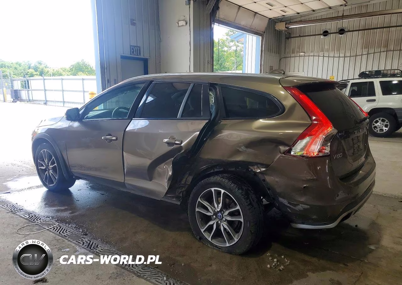 2016 Volvo V60 Cross Country Premier VIN:YV4612HKXG1012232 - 2