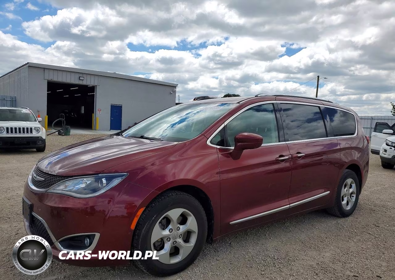 2017 Chrysler Pacifica Touring L Plus