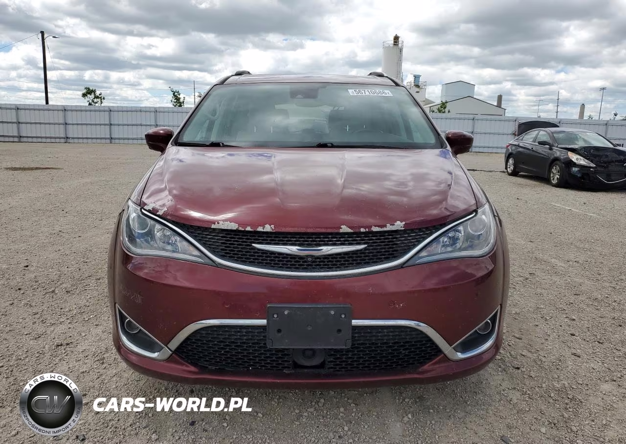 2017 Chrysler Pacifica Touring L Plus VIN:2C4RC1EG5HR594659 - 5