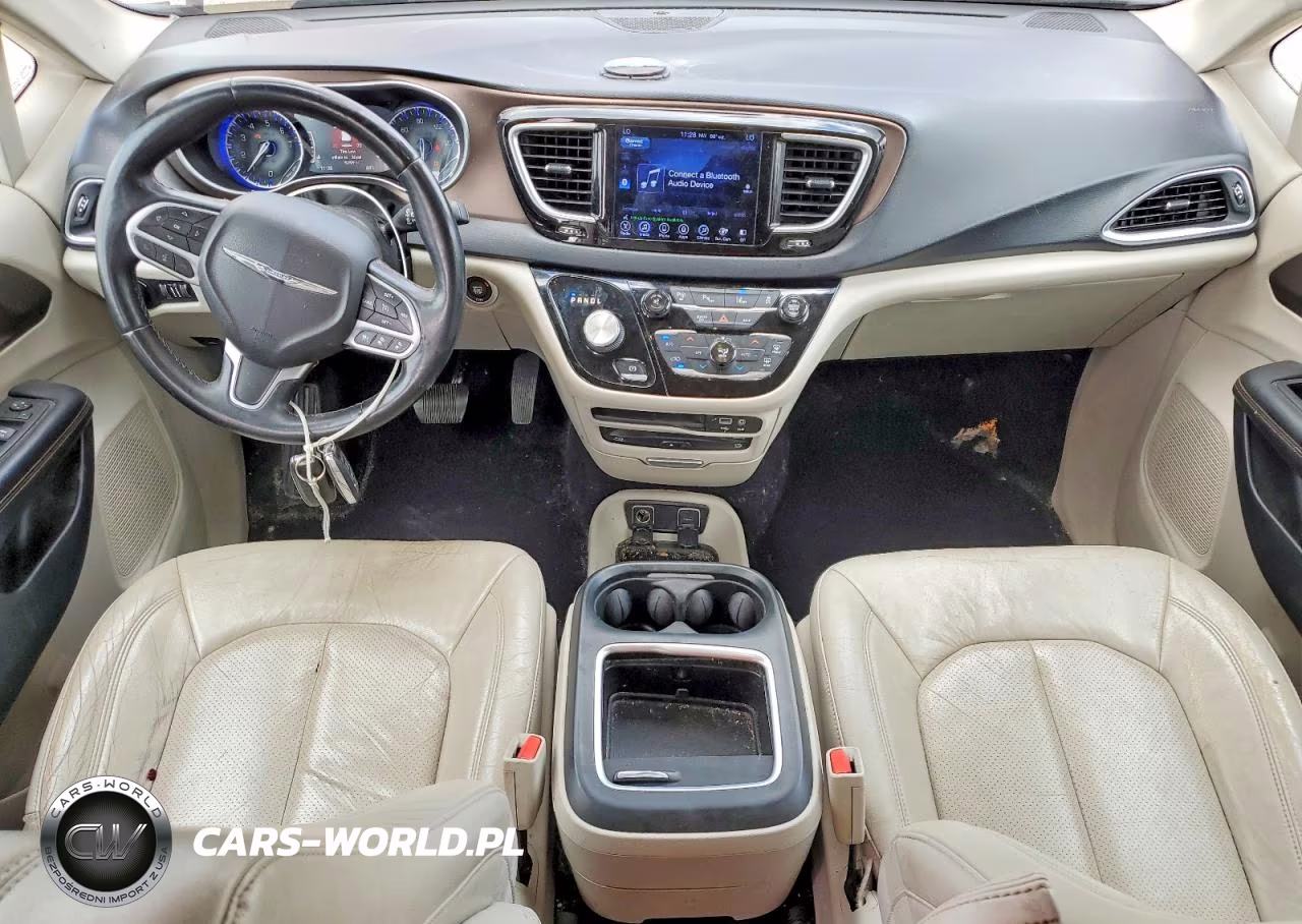 2017 Chrysler Pacifica Touring L Plus VIN:2C4RC1EG5HR594659 - 8