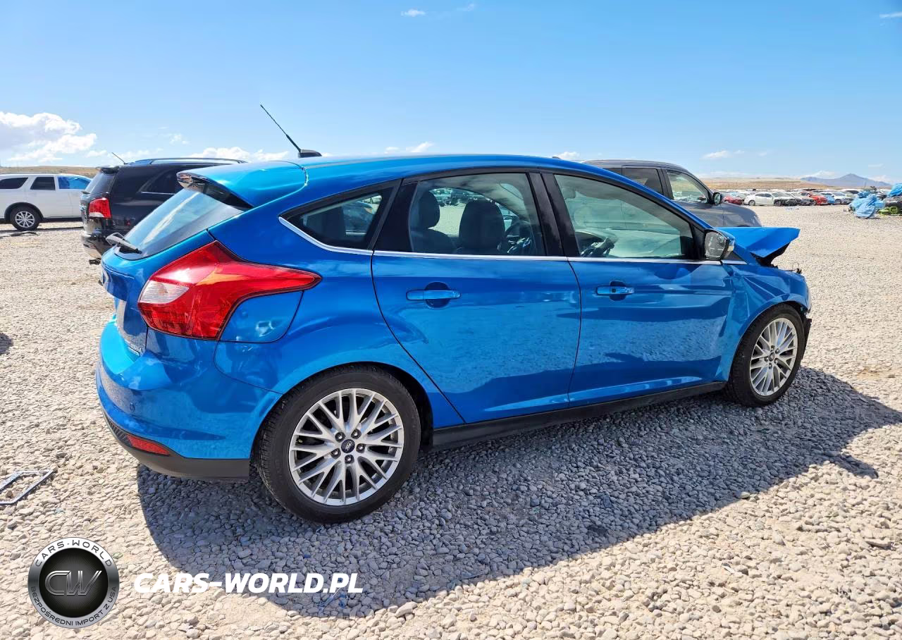 2014 Ford Focus Titanium VIN:1FADP3N21EL213253 - 3