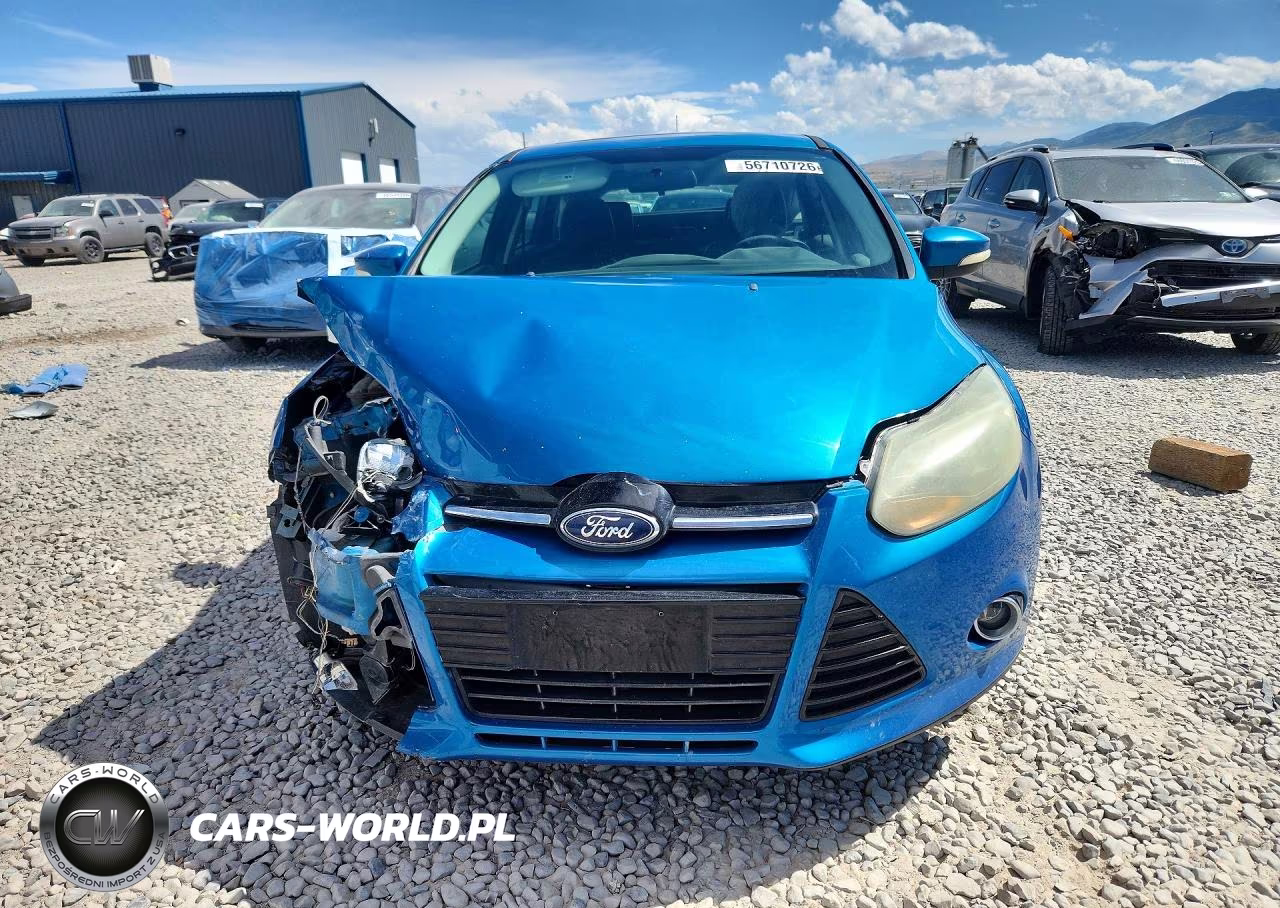 2014 Ford Focus Titanium VIN:1FADP3N21EL213253 - 5