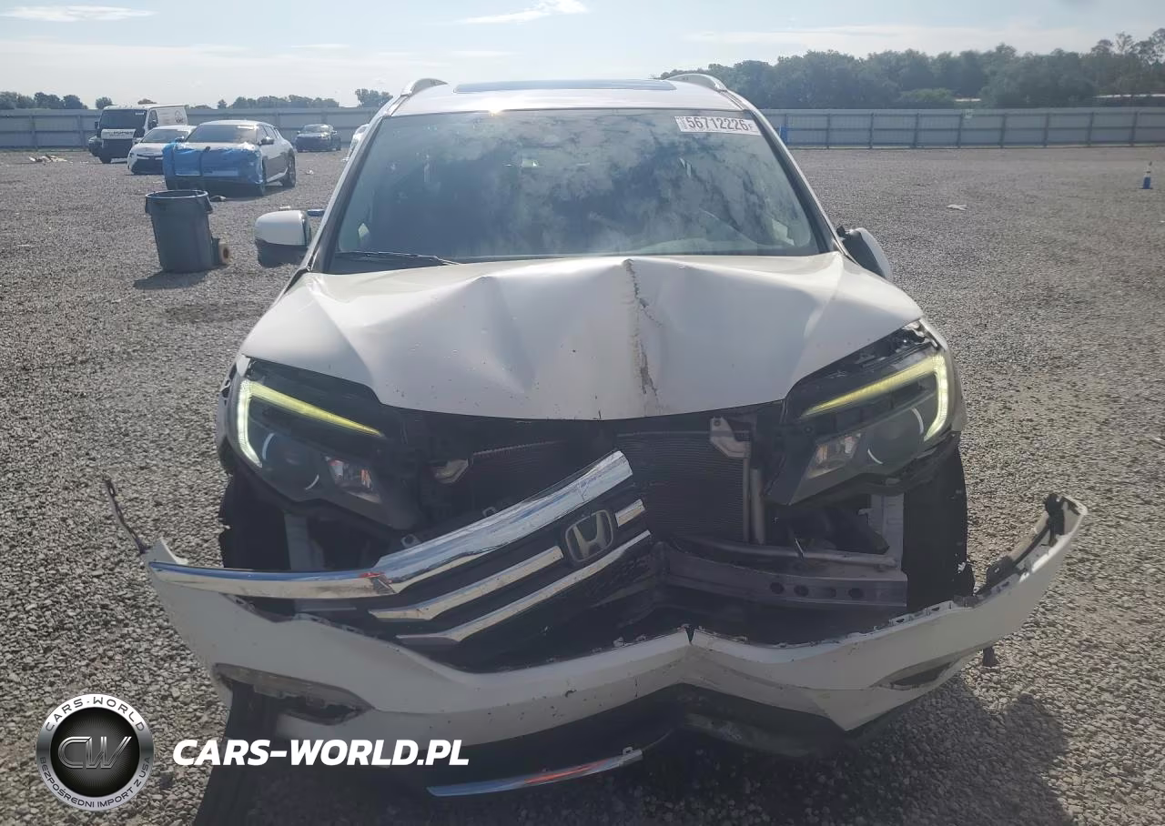 2017 Honda Pilot Touring VIN:5FNYF6H99HB083125 - 5