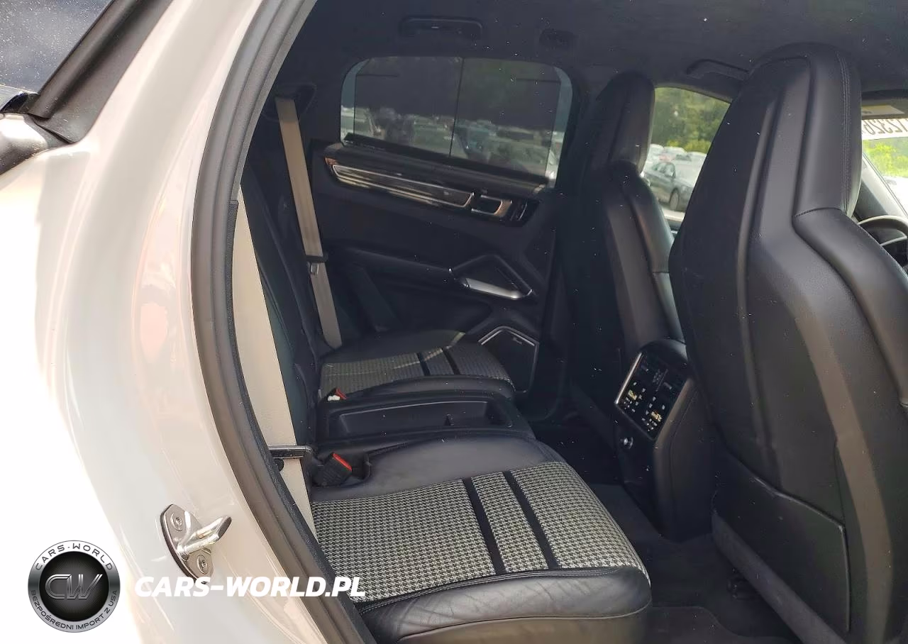 2020 Porsche Cayenne Turbo Coupe VIN:WP1BF2AY8LDA65570 - 11