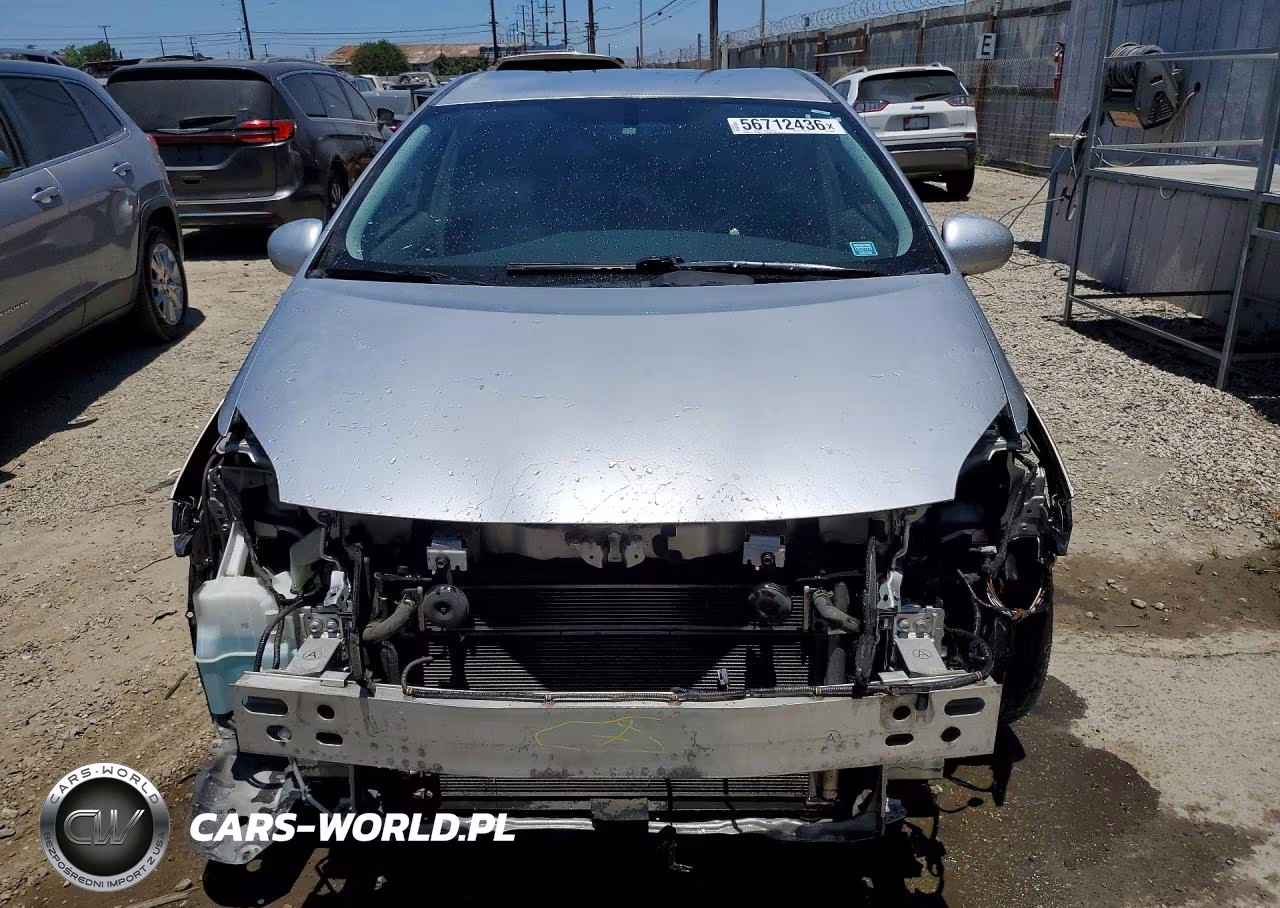 2013 Toyota Prius Four VIN:JTDKN3DU4D1645260 - 5