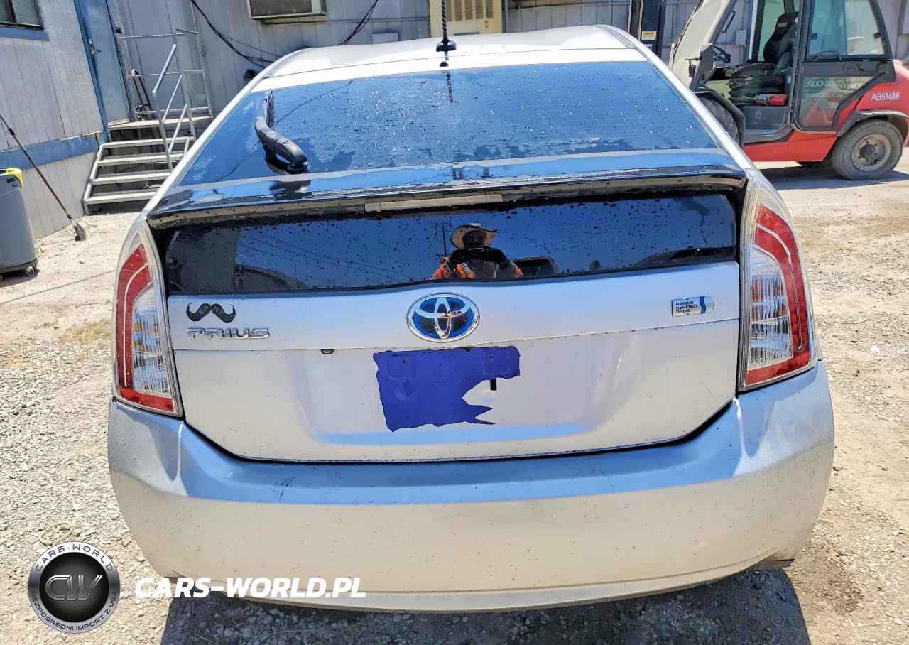 2013 Toyota Prius Four VIN:JTDKN3DU4D1645260 - 6