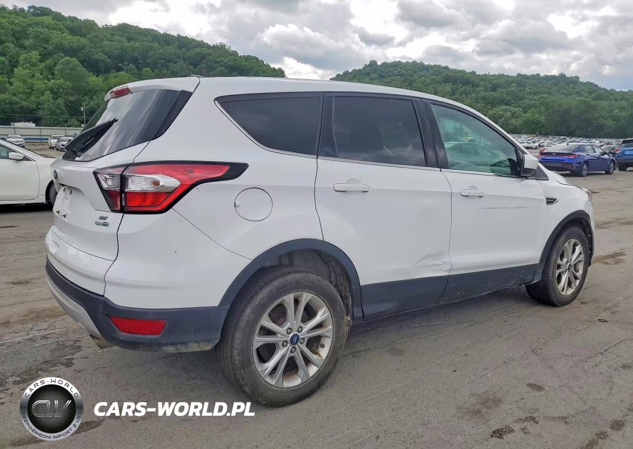 2017 Ford Escape Se VIN:1FMCU9GD2HUD35744 - 3