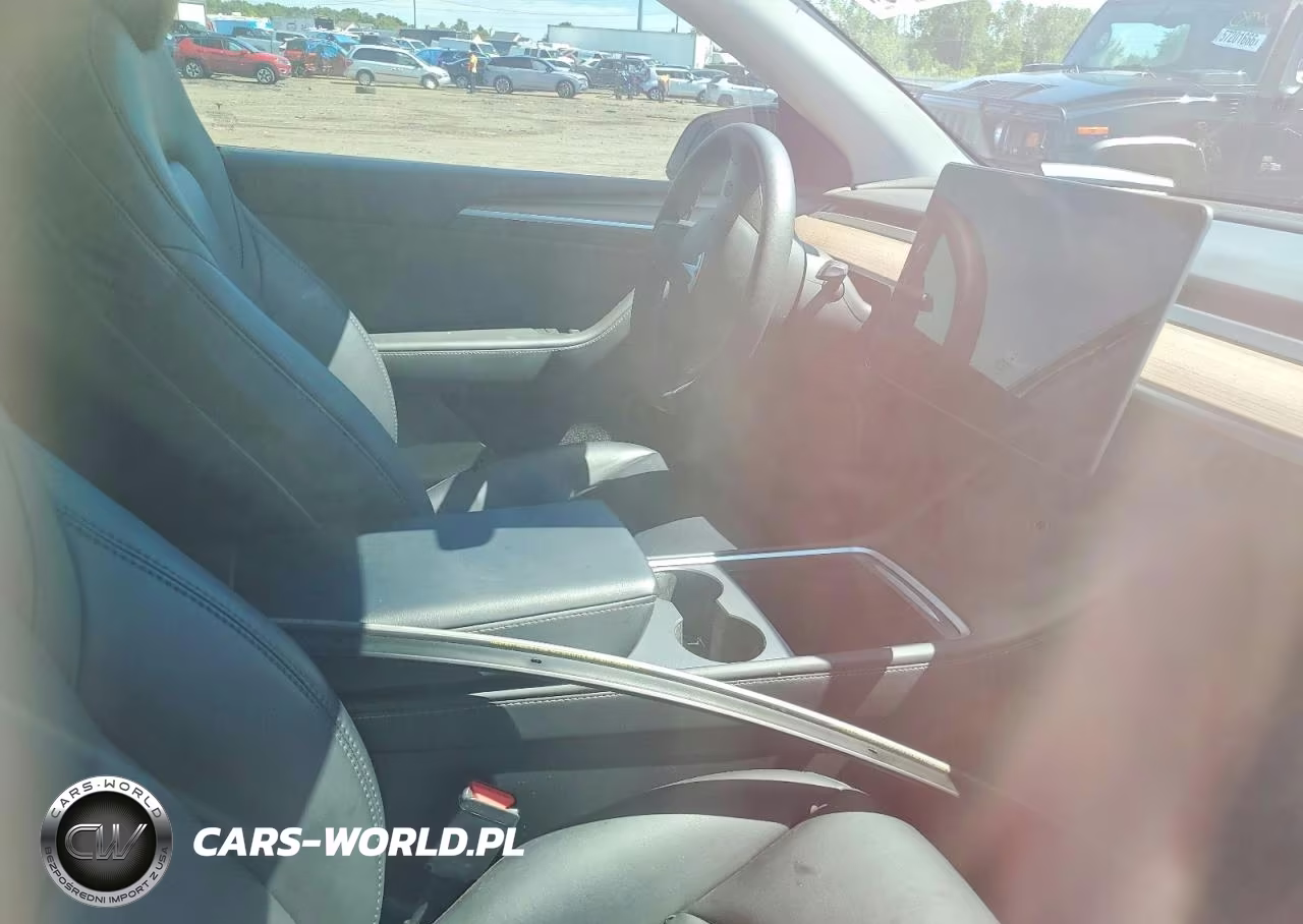 2023 Tesla Model Y VIN:7SAYGDEF0PF860093 - 7