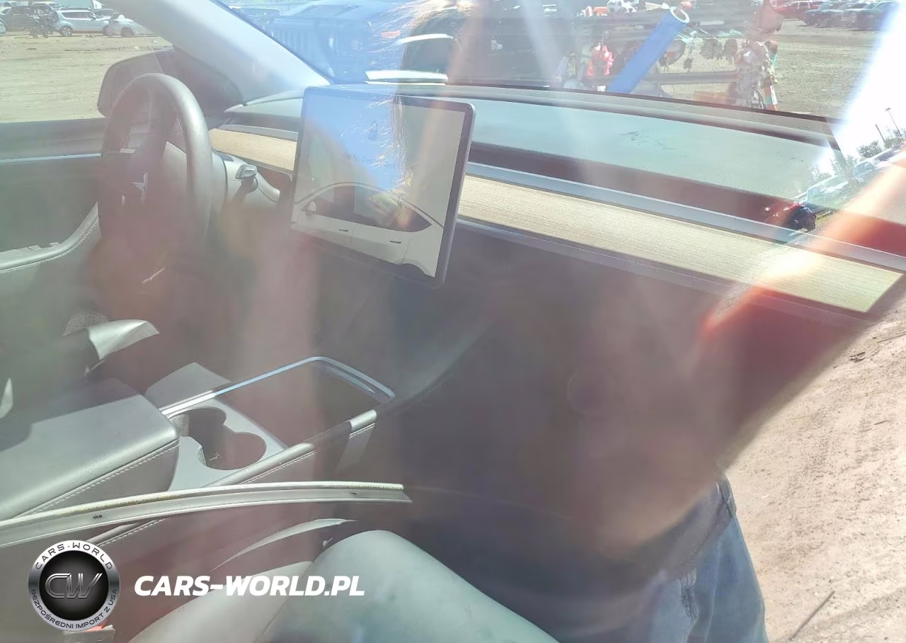 2023 Tesla Model Y VIN:7SAYGDEF0PF860093 - 8