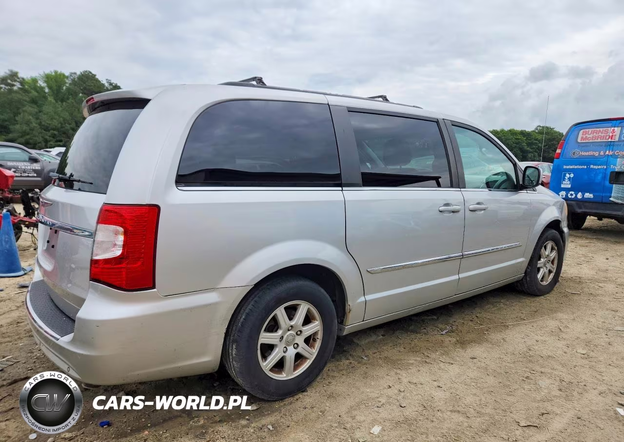 2011 Chrysler Town & Country Touring VIN:2A4RR5DG8BR768359 - 3