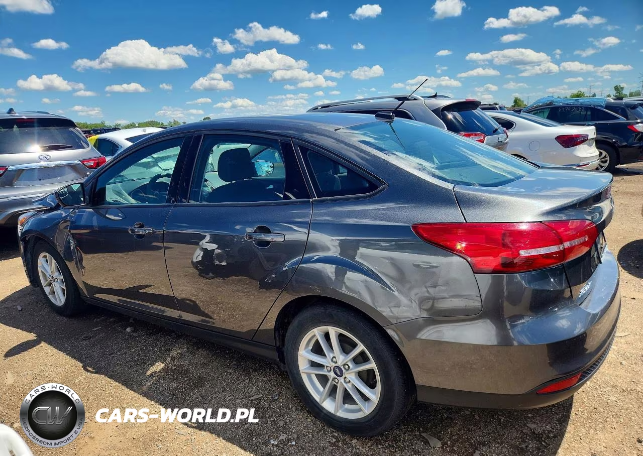 2018 Ford Focus Se VIN:1FADP3F24JL203826 - 2