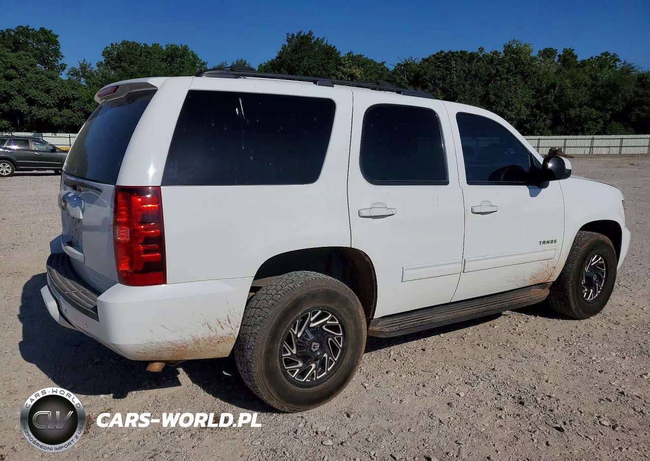 2013 Chevrolet Tahoe C1500 Ls VIN:1GNSCAE01DR330785 - 3