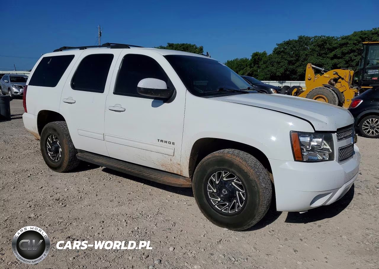 2013 Chevrolet Tahoe C1500 Ls VIN:1GNSCAE01DR330785 - 4