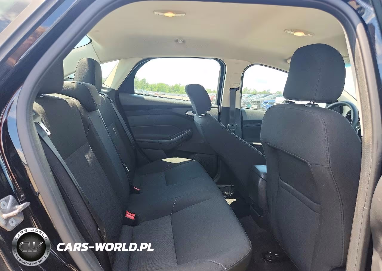 2017 Ford Focus Se VIN:1FADP3FE5HL275865 - 10