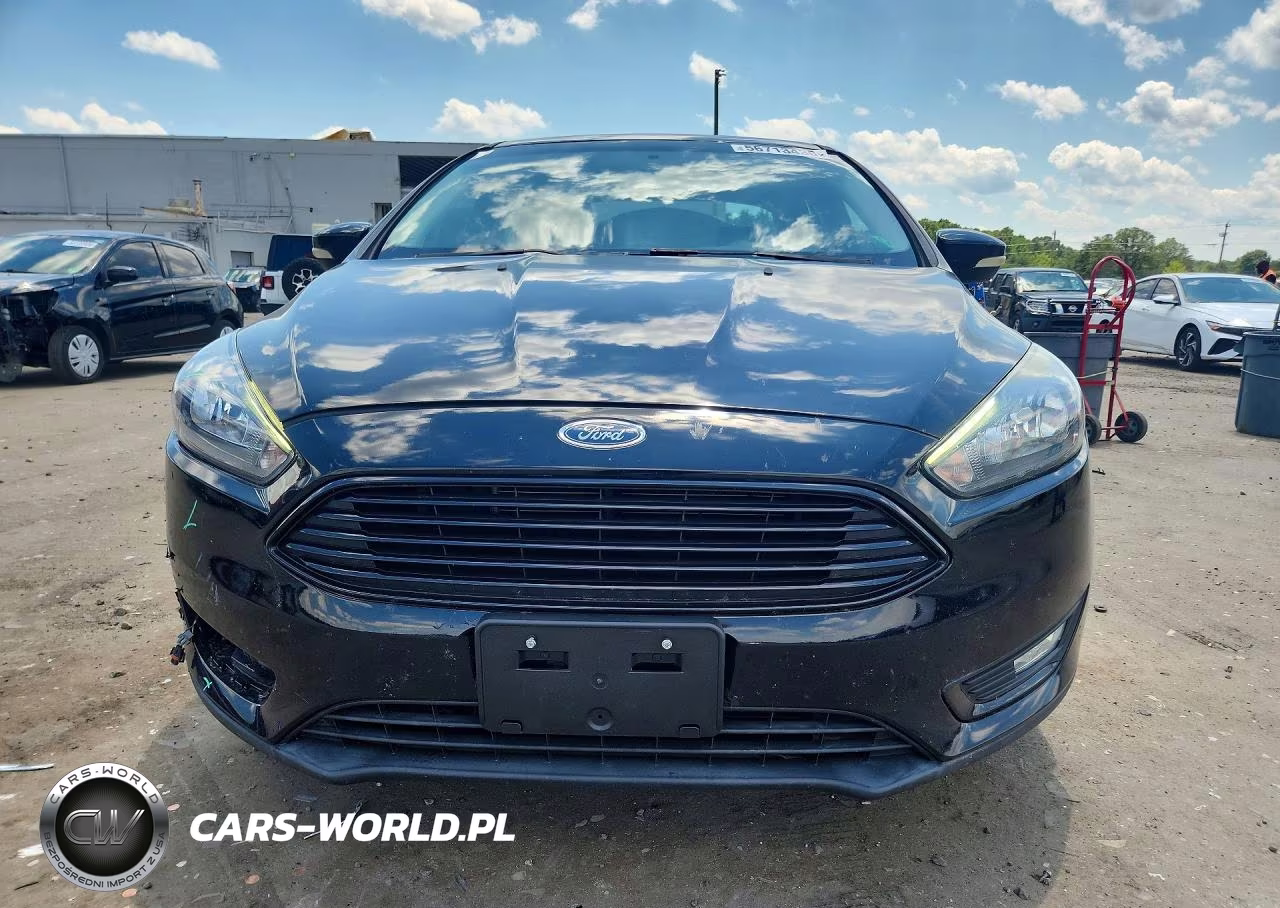 2017 Ford Focus Se VIN:1FADP3FE5HL275865 - 5