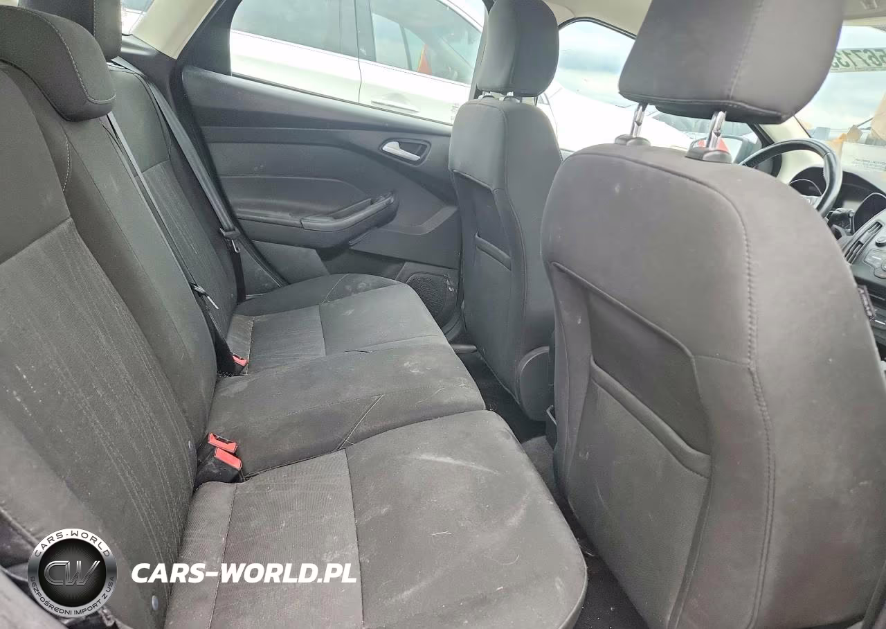 2015 Ford Focus Se VIN:1FADP3K23FL377092 - 10