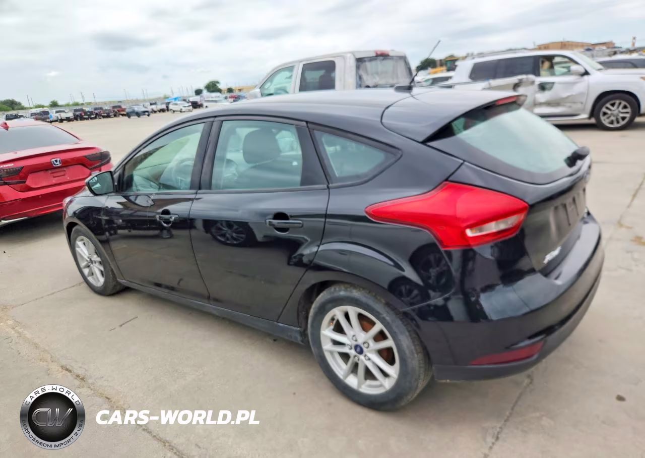 2015 Ford Focus Se VIN:1FADP3K23FL377092 - 2